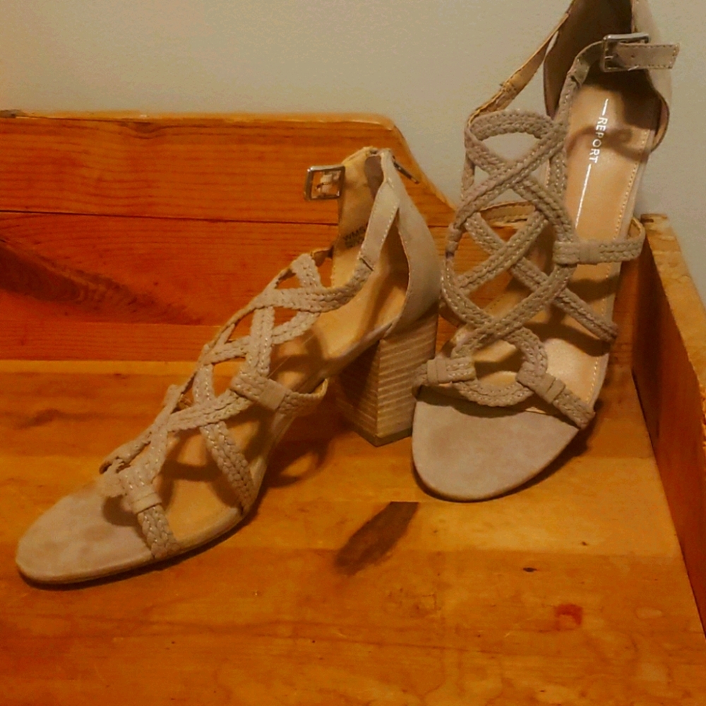 Report sandals